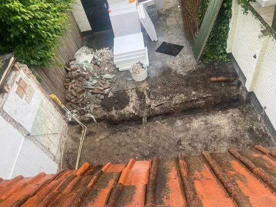 Bouwsituatie na het verwijderen van de oude aanbouw